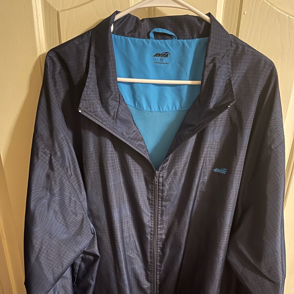 Avia Windbreaker